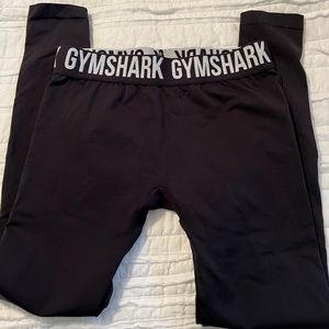 Gym shark leggings